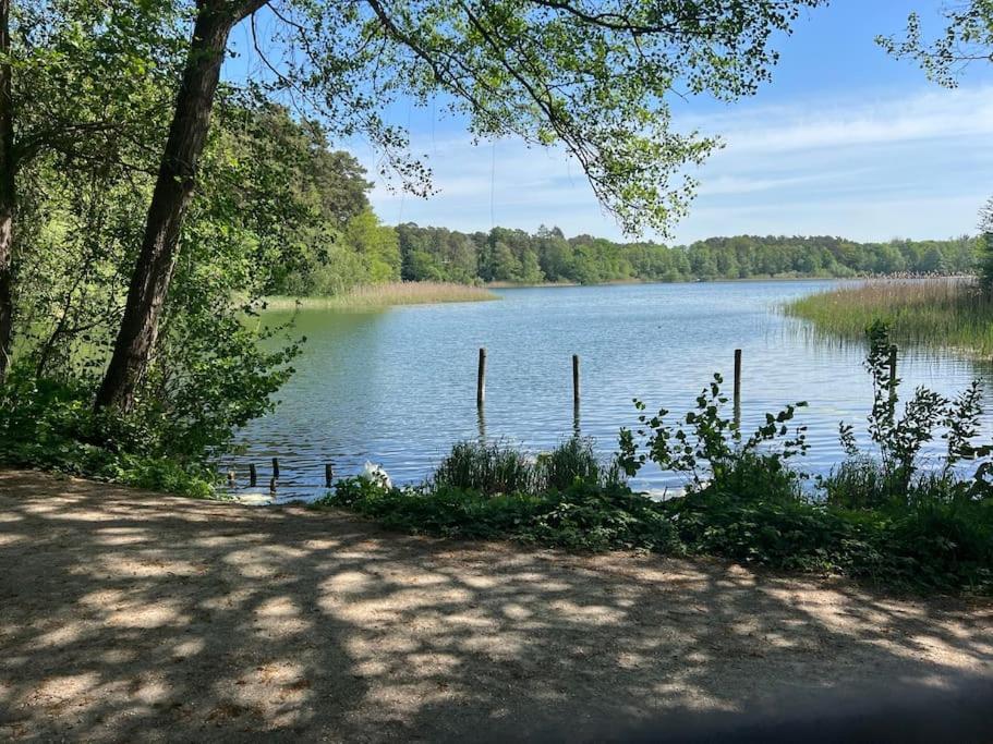 Villa Am See - Naehe Berlin Biesenthal Екстериор снимка
